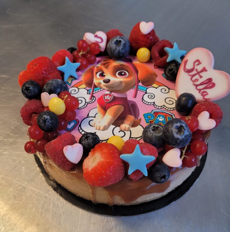 karamel cheesecake specialne dozdobený
